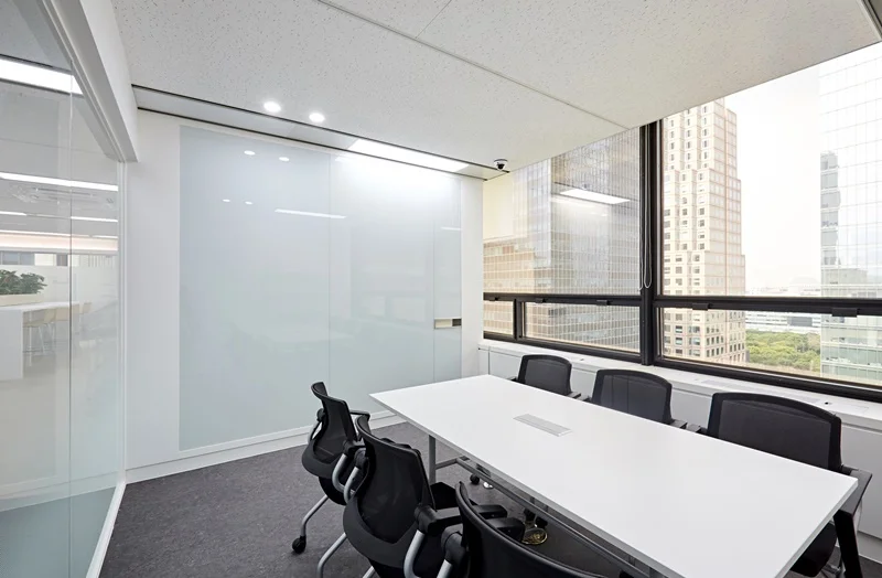 화이트회의실인테리어